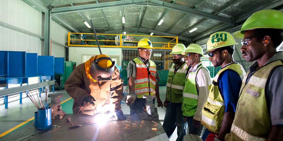 Aktifitas siswa di Institut Pertambangan Nemangkawi (IPN)